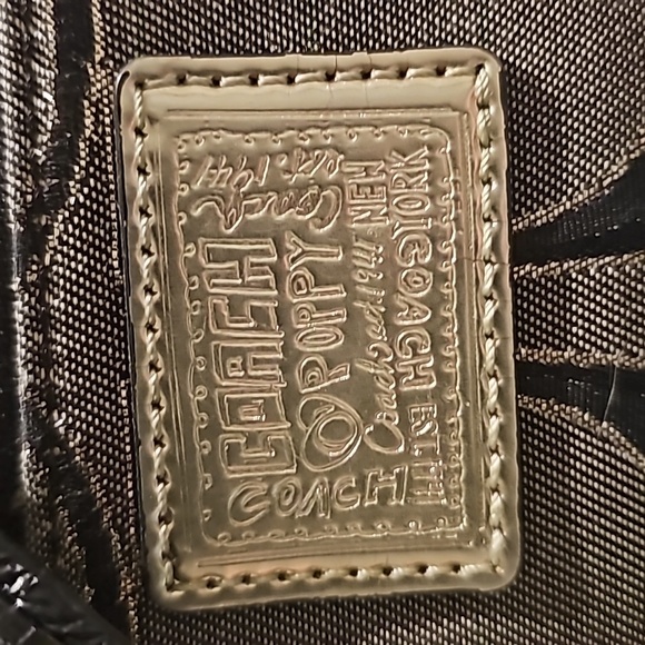 Coach Poppy - Picture 2 of 12